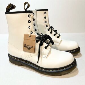 NWT Doc Martens 1460 W Pascal Boots, Ladies Size 10